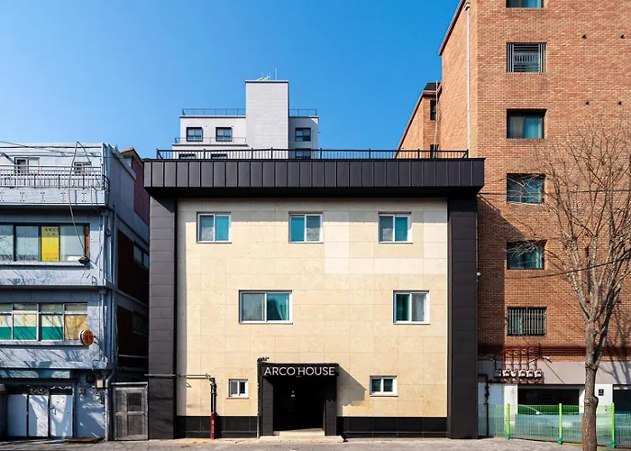 Arco House